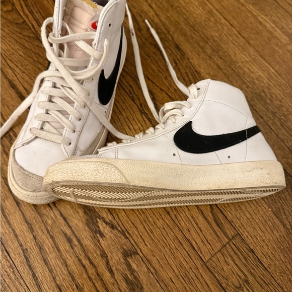 Nike Women's Blazer Mid 77 Shoes - size 8.5 - Picture 5 of 5